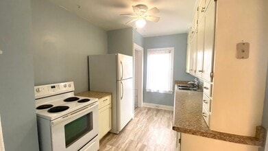 3204 N Gale Ave in Peoria, IL - Building Photo - Building Photo