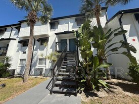 4203 S Semoran Blvd in Orlando, FL - Building Photo