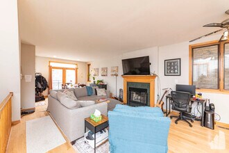 1400 N Artesian Ave, Unit 1 in Chicago, IL - Foto de edificio - Building Photo