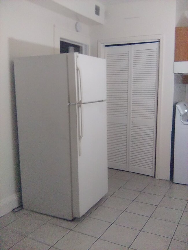 89 Maple St in Carteret, NJ - Building Photo - Building Photo