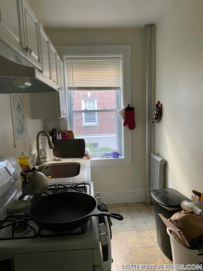 157 Summer St, Unit 4R in Somerville, MA - Foto de edificio - Building Photo