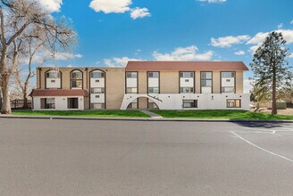 Country Club in Lakewood, CO - Building Photo - Building Photo