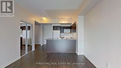 525 Wilson Ave in Toronto, ON - Building Photo - Building Photo