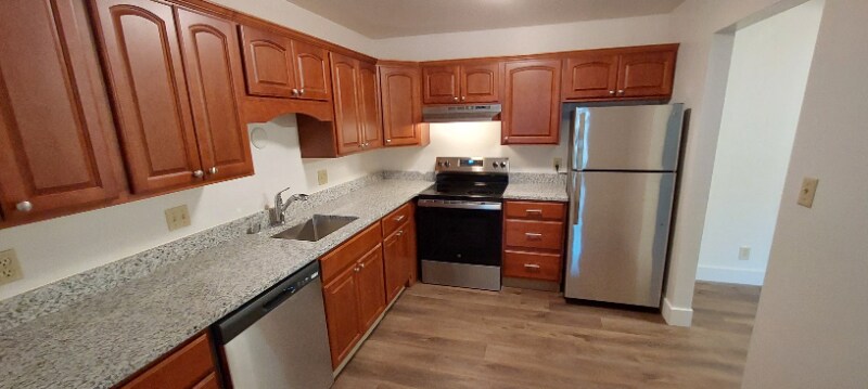 8620 N Port Washington Rd in Fox Point, WI - Building Photo