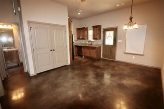 663 W Tarleton St in Stephenville, TX - Building Photo - Building Photo