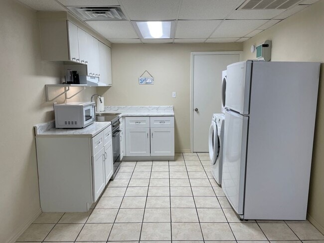 5712 Padre Blvd in South Padre Island, TX - Foto de edificio - Building Photo