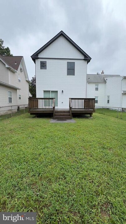 465 Laurel St in Beverly, NJ - Building Photo