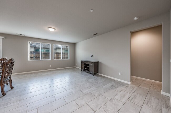 3555 Encino Ave in Clovis, CA - Building Photo - Building Photo