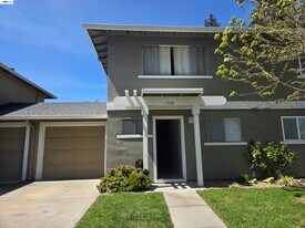 7596 Silvertree Ln in Dublin, CA - Building Photo