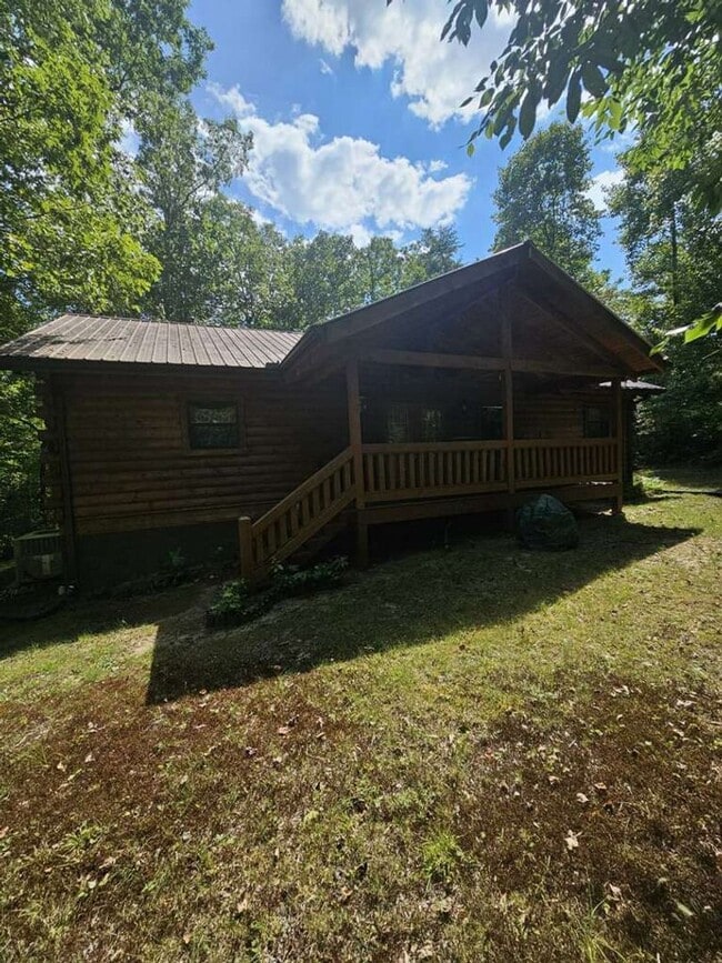 376 E Cove Rd in Monterey, TN - Building Photo - Building Photo