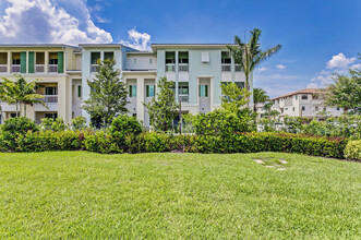 12534 Gross Pointe Dr in Palm Beach Gardens, FL - Building Photo - Building Photo