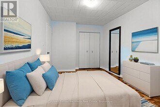 105 Conroy Crescent in Guelph, ON - Building Photo - Building Photo
