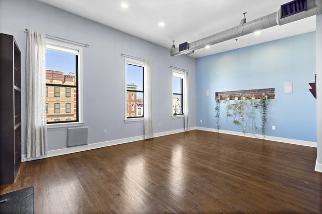 321 Washington St, Unit 4 in Hoboken, NJ - Foto de edificio - Building Photo