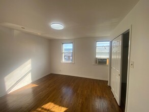 6746 Oakland St in Philadelphia, PA - Building Photo - Building Photo