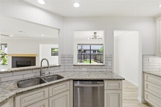 2326 Dowd Ln in Austin, TX - Building Photo - Building Photo