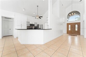 8101 Canyon Lake Cir in Orlando, FL - Building Photo - Building Photo