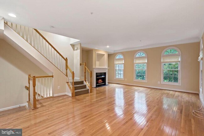 8878 Ashgrove House Ln in Vienna, VA - Building Photo - Building Photo