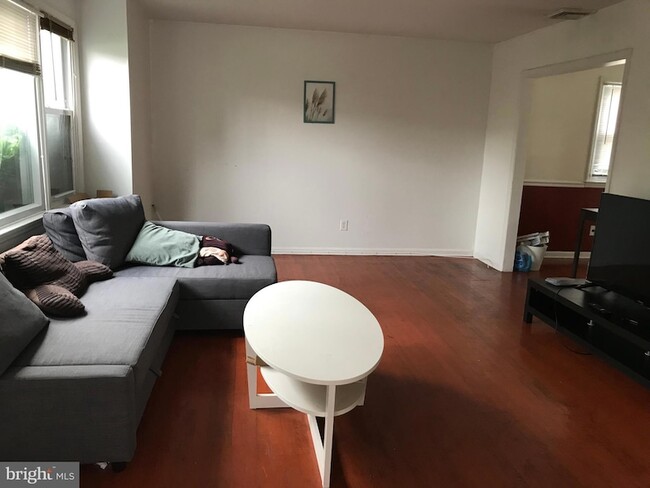 215 Murray Rd, Unit APT B in Newark, DE - Building Photo - Building Photo