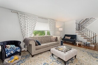 34 Meyerhoff Pl in Oradell, NJ - Building Photo - Building Photo