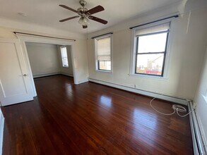 327 8th St in Union City, NJ - Building Photo - Building Photo