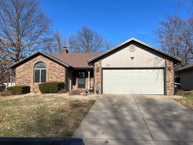 property at 1543 W Whiteside St