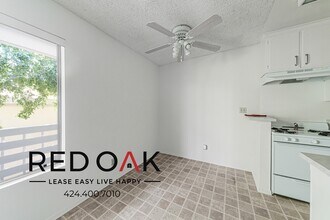 17821 Halsted St in Los Angeles, CA - Foto de edificio - Building Photo