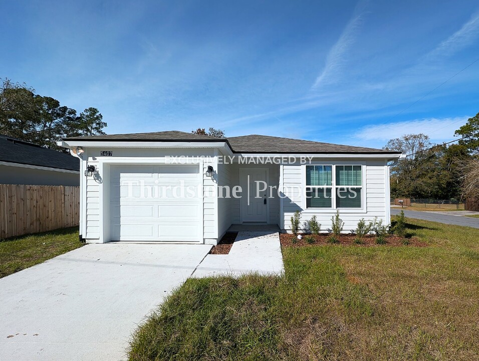 5407 Potomac Ave in Jacksonville, FL - Building Photo