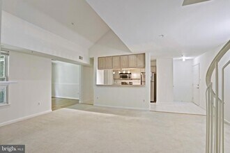 4124 Monument Ct, Unit 303 in Fairfax, VA - Building Photo - Building Photo