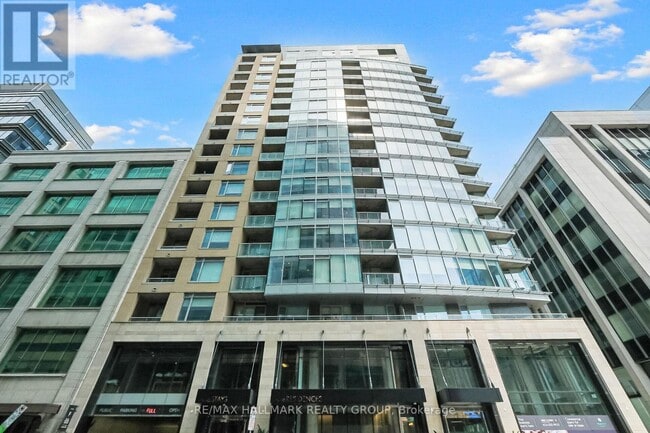 property at 101-101 Queen St