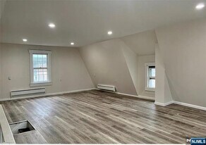 187 Franklin Ave in Nutley, NJ - Building Photo