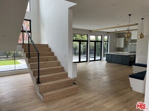 3452 Grand View Blvd in Los Angeles, CA - Building Photo - Building Photo