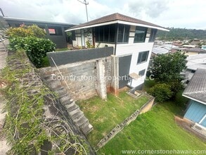 805 Alewa Dr in Honolulu, HI - Building Photo - Building Photo