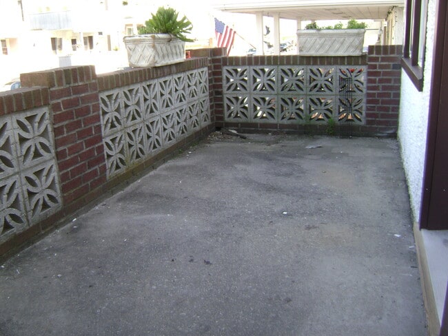 27 Illinois Ave in Long Beach, NY - Foto de edificio - Building Photo