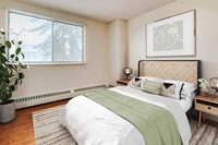 Woodlands Manor in Calgary, AB - Building Photo - Building Photo