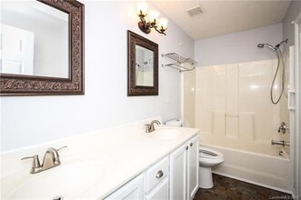 2928 Mayer House Ct in Charlotte, NC - Foto de edificio - Building Photo