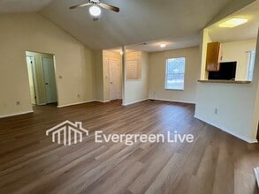 100 Aleron Ct in Raeford, NC - Building Photo - Building Photo