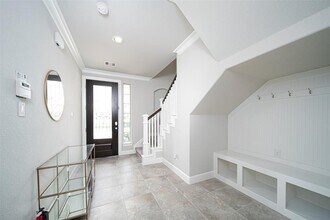 2011 Royal Landing Dr in Houston, TX - Building Photo - Building Photo