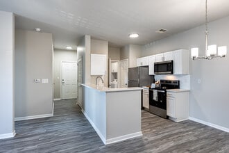 The Fairways Apartment Homes in Lee's Summit, MO - Building Photo - Interior Photo