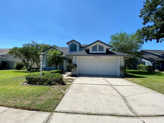 3015 Crested Cir in Orlando, FL - Building Photo - Building Photo