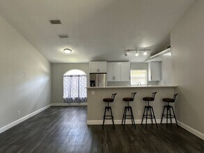 1073 Country Cove Ct in Oviedo, FL - Building Photo - Building Photo