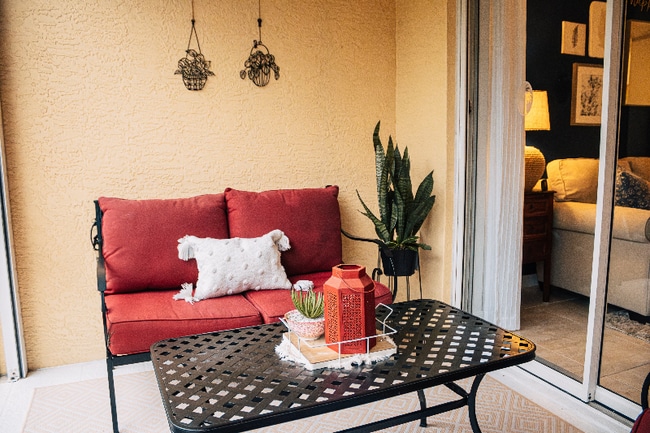 9175 Celeste Dr, Unit 105 in Naples, FL - Foto de edificio - Building Photo