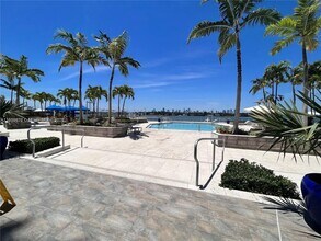 800 West Ave, Unit 832 in Miami Beach, FL - Building Photo - Building Photo