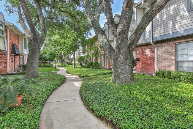 14122 Misty Meadow Ln in Houston, TX - Building Photo - Building Photo