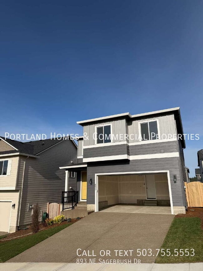 893 NE Sagebrush Dr in Estacada, OR - Building Photo - Building Photo