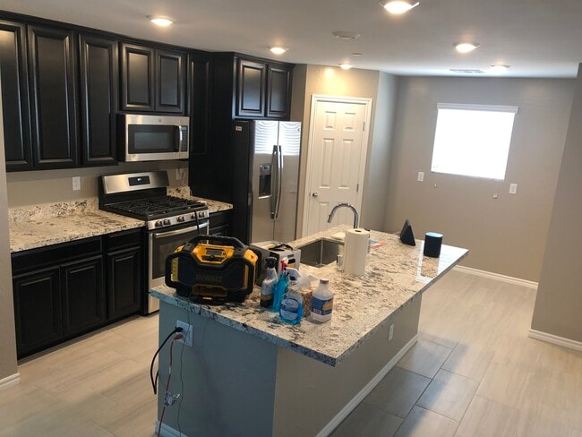 799 N Water St, Unit 2 Bedroom 2 Bathroom Apt in Henderson, NV - Building Photo - Building Photo
