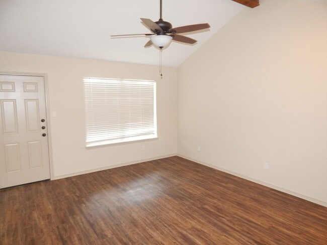 10052 Wooded Way in Whitehouse, TX - Building Photo - Building Photo