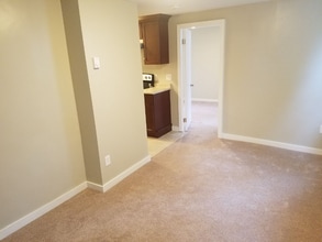 68 Pearl St-Unit -D in Middleboro, MA - Building Photo - Building Photo