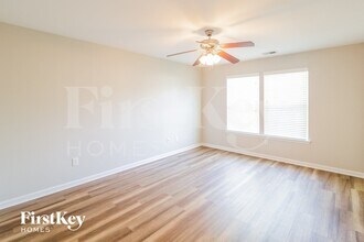 8281 Little Sydneys Way in North Charleston, SC - Building Photo - Building Photo