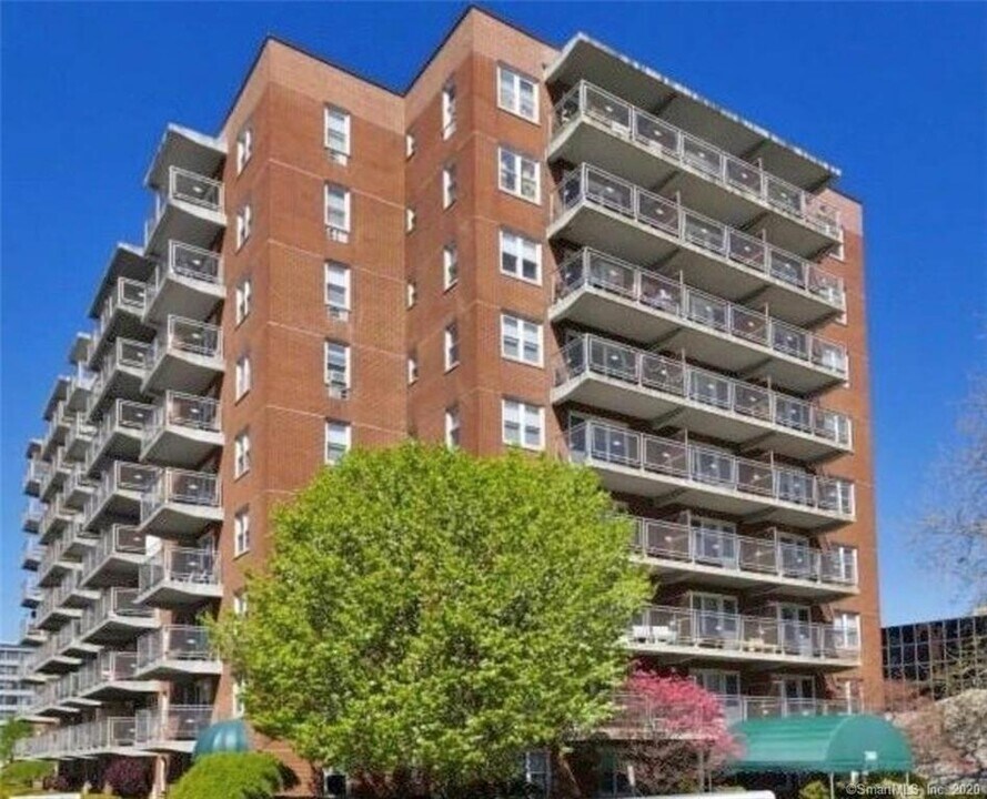 700 Summer St-Unit -8J in Stamford, CT - Building Photo