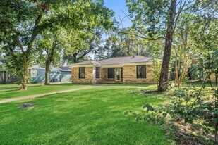 1224 N San Jacinto St in Conroe, TX - Building Photo